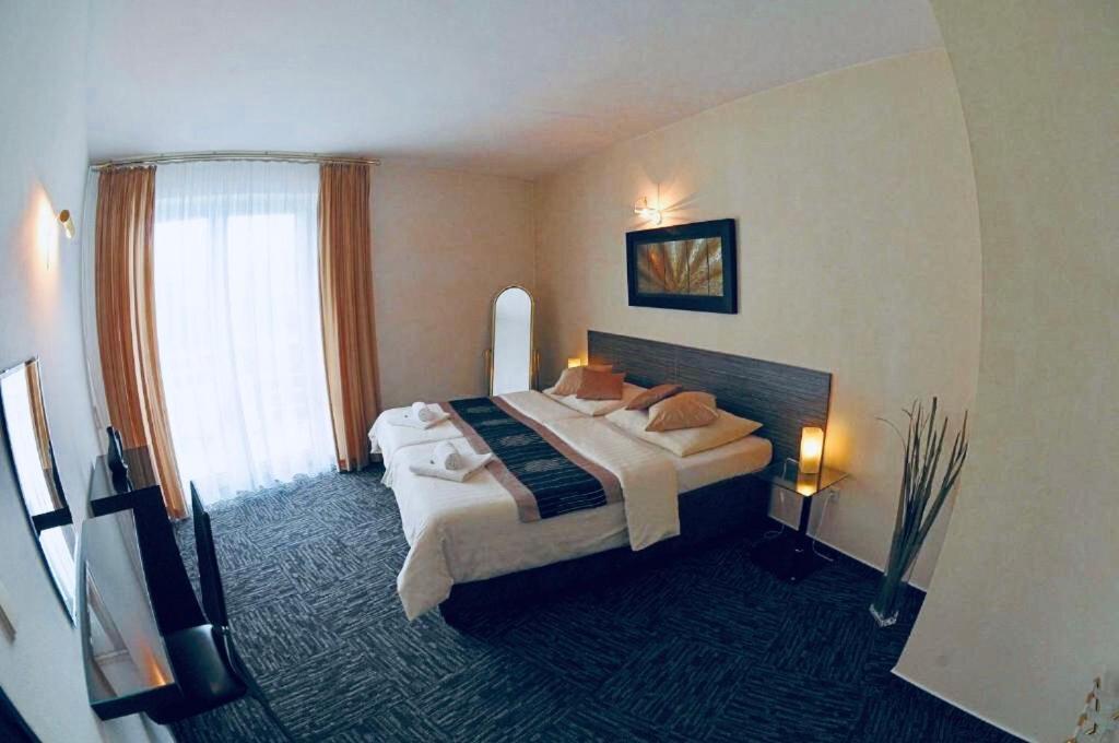 Interhotel America Pisek  Bagian luar foto