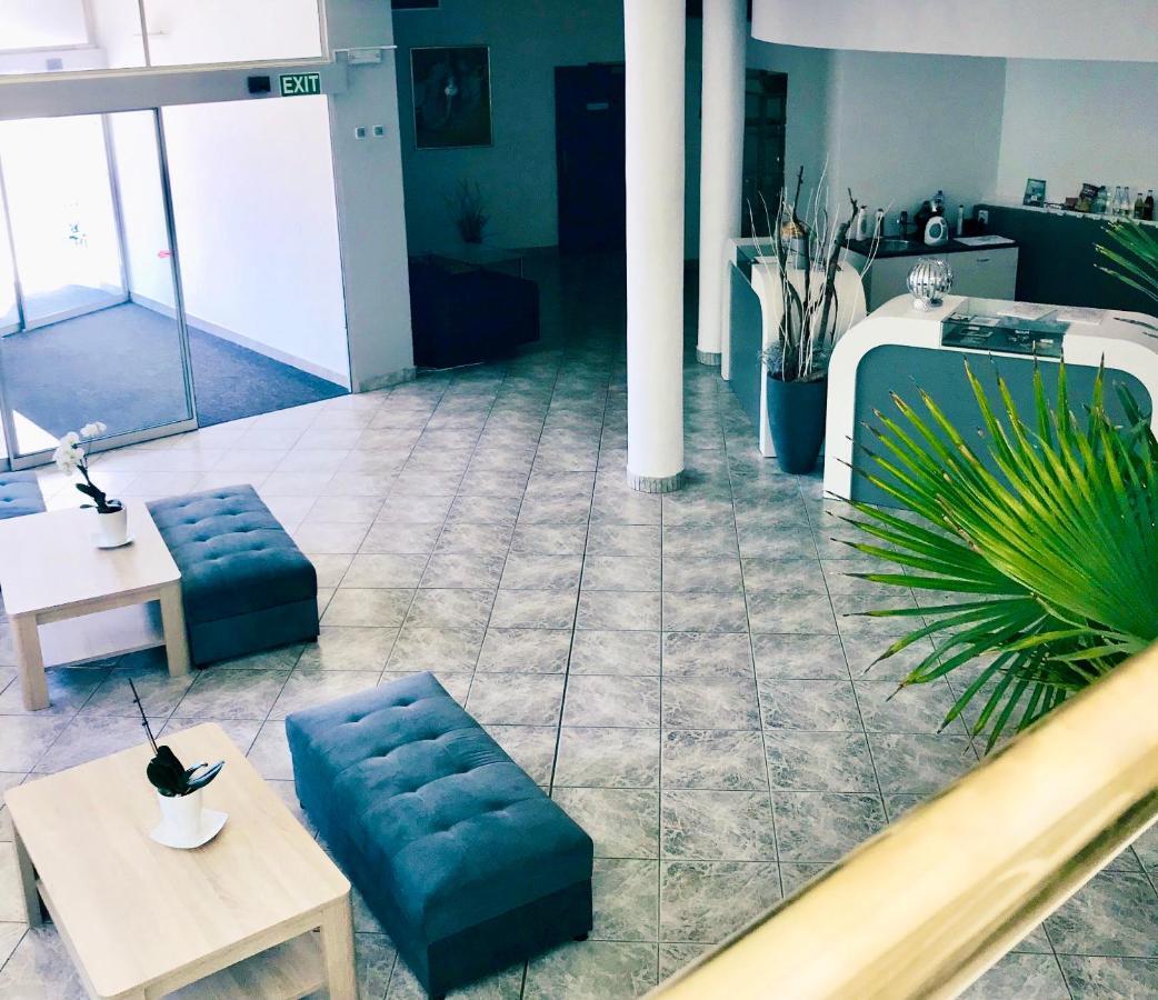 Interhotel America Pisek  Bagian luar foto